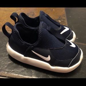 Toddler Nike slip on Navy 5C